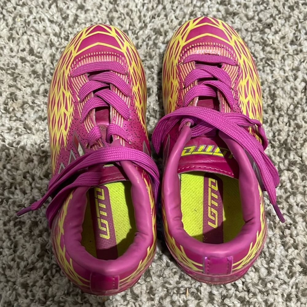 Girls soccer shoes
